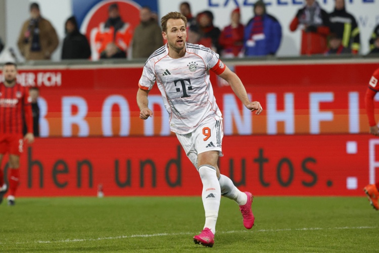 麦考伊斯特：我很想看凯恩在巴萨踢球，他没去西班牙我有点失望